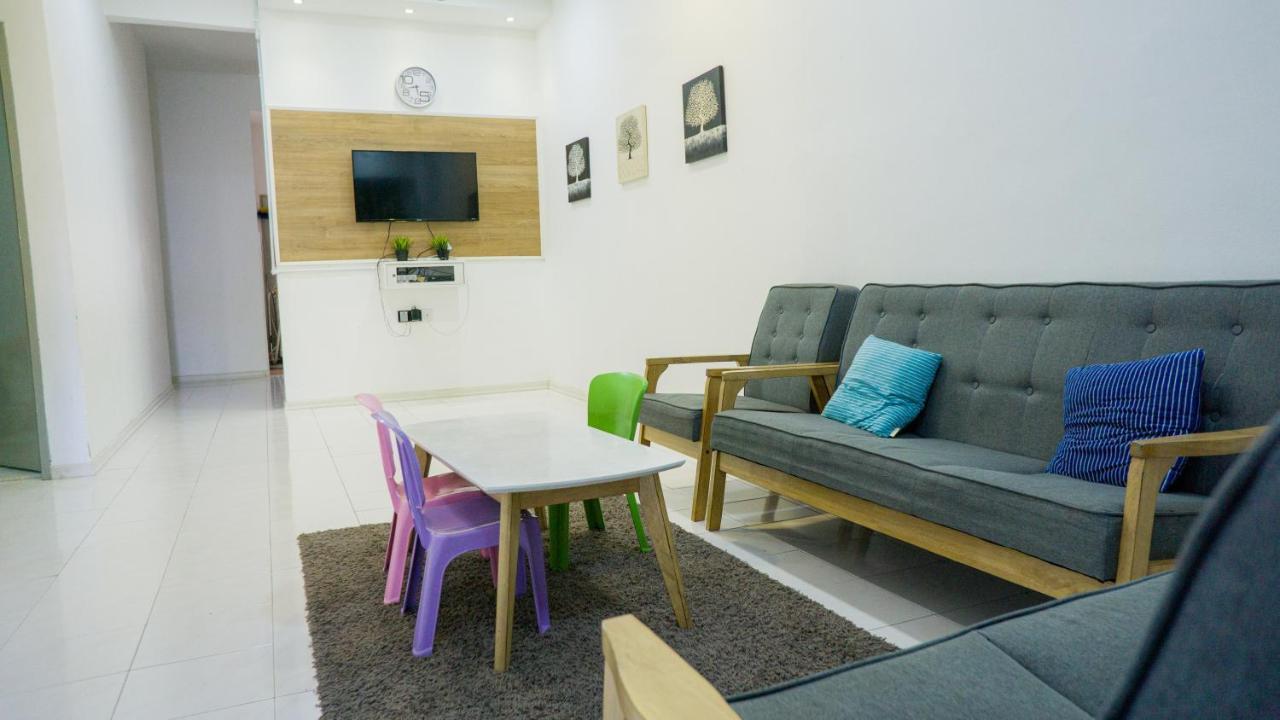 Nikqi'S Homestay เตเมอร์โลห์ ภายนอก รูปภาพ