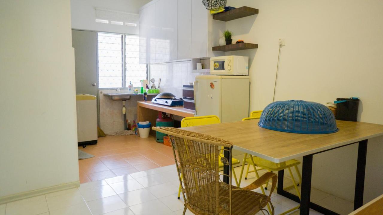 Nikqi'S Homestay เตเมอร์โลห์ ภายนอก รูปภาพ