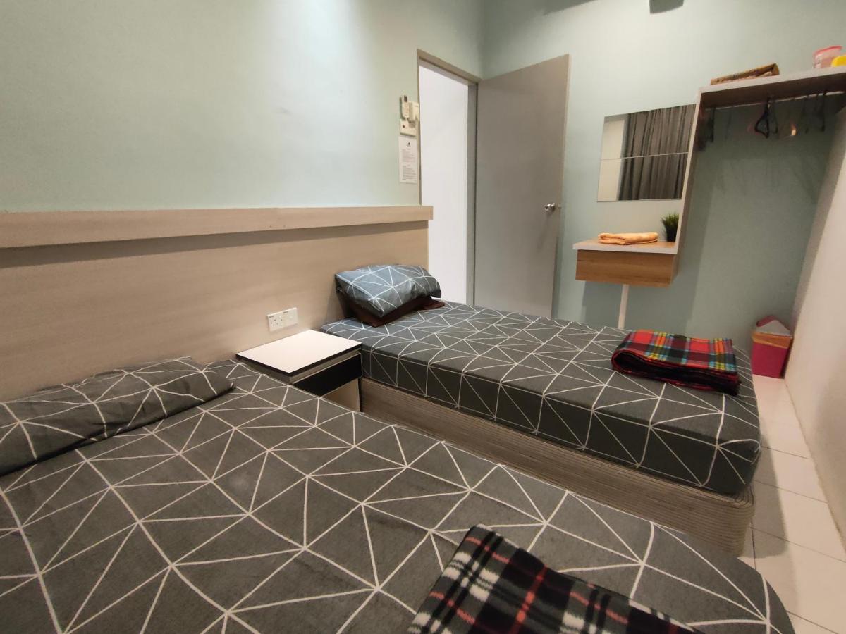 Nikqi'S Homestay เตเมอร์โลห์ ภายนอก รูปภาพ