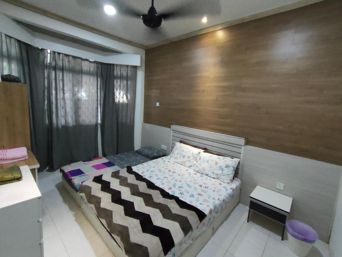 Nikqi'S Homestay เตเมอร์โลห์ ภายนอก รูปภาพ
