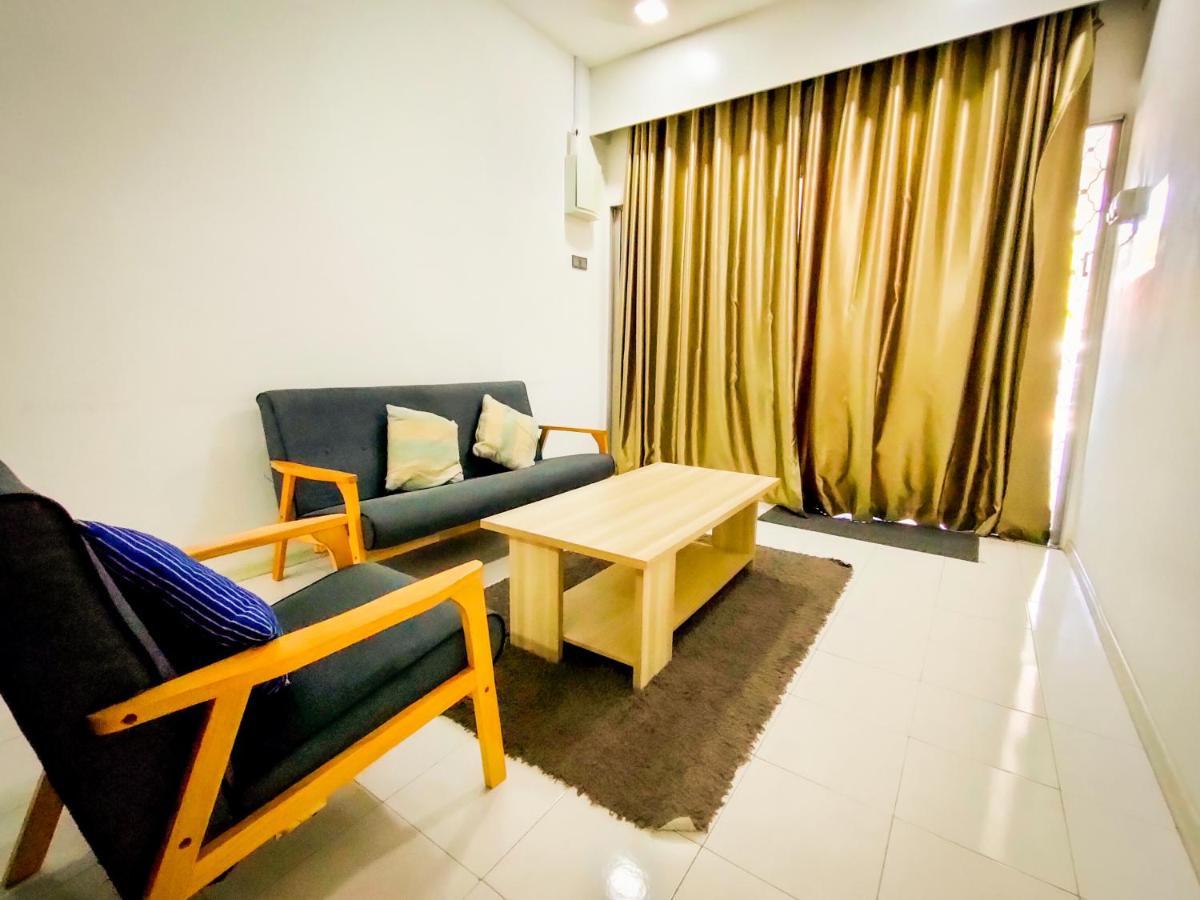 Nikqi'S Homestay เตเมอร์โลห์ ภายนอก รูปภาพ