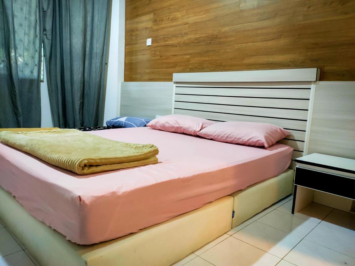 Nikqi'S Homestay เตเมอร์โลห์ ภายนอก รูปภาพ
