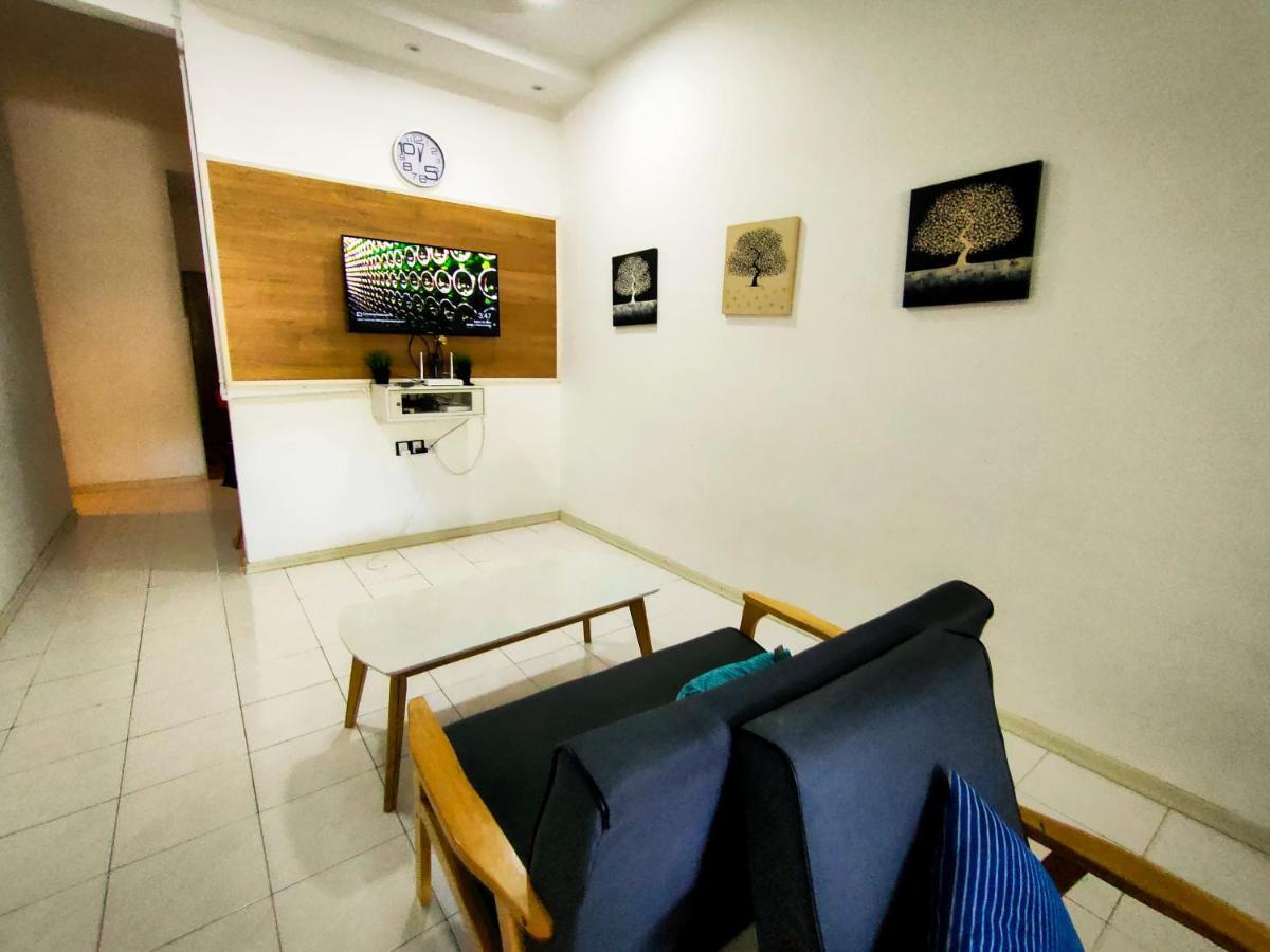 Nikqi'S Homestay เตเมอร์โลห์ ภายนอก รูปภาพ