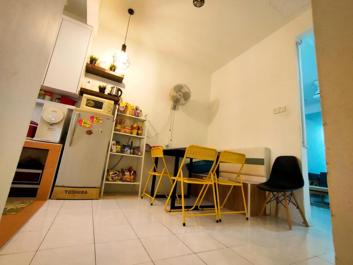 Nikqi'S Homestay เตเมอร์โลห์ ภายนอก รูปภาพ