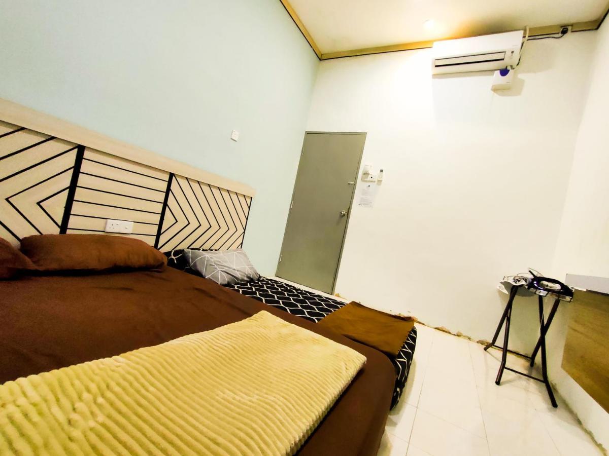 Nikqi'S Homestay เตเมอร์โลห์ ภายนอก รูปภาพ